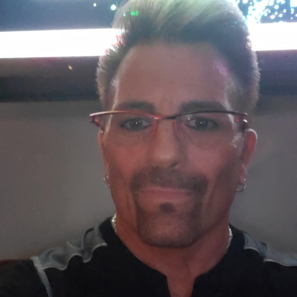 Meet your Posher, Dennis - Picture 16 of 16